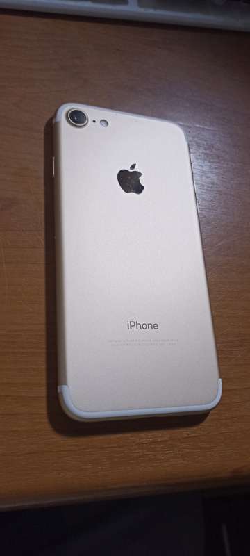 iPhone 7 - Gold - 128GB - Excellent Condition